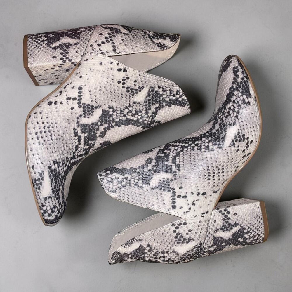Steve Madden Rockstar Snakeskin Boots size 9